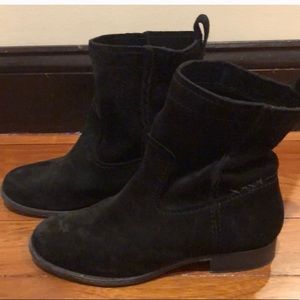 FRYE Cara short suede boot sz 6
